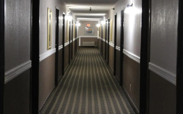 Select Inn Maple Grove