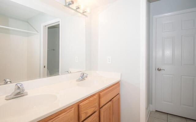 Oak Shores 58