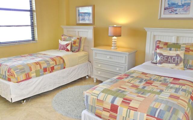 Beachfront Condo With Sw-facing Balcony and Pool