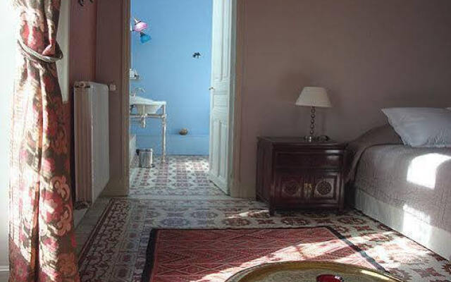 Maison Velvet