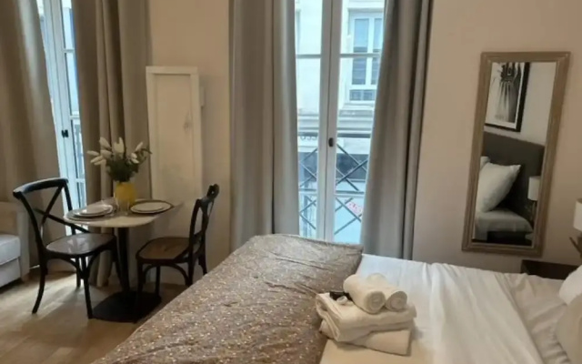 Charming Studio With AC in the Center of Paris