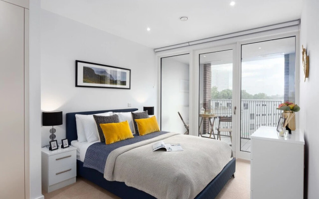 Two Bedroom Serviced Apartment with Balcony in Weymouth Building, Deacon Street