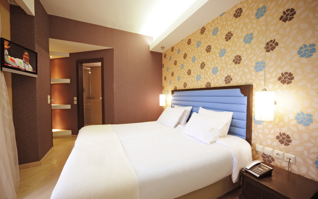 Steris Elegant Beach Hotel & Apartments