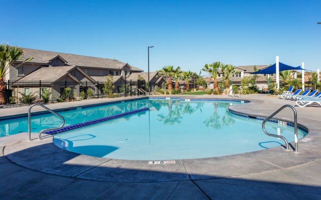 Vacation Home with easy access to bike and hiking trails by Redawning
