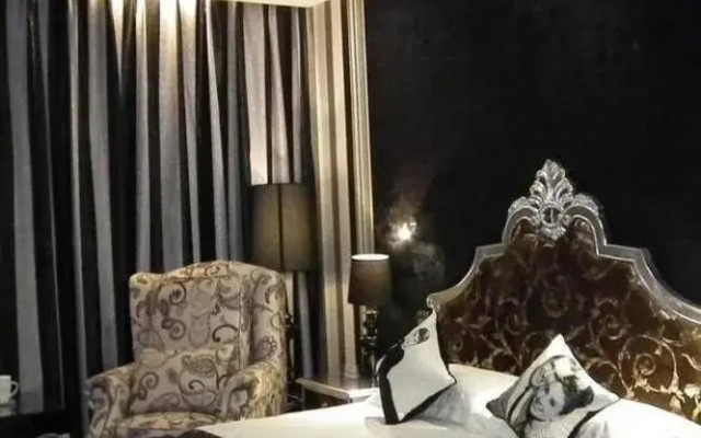 Victoria Hotel