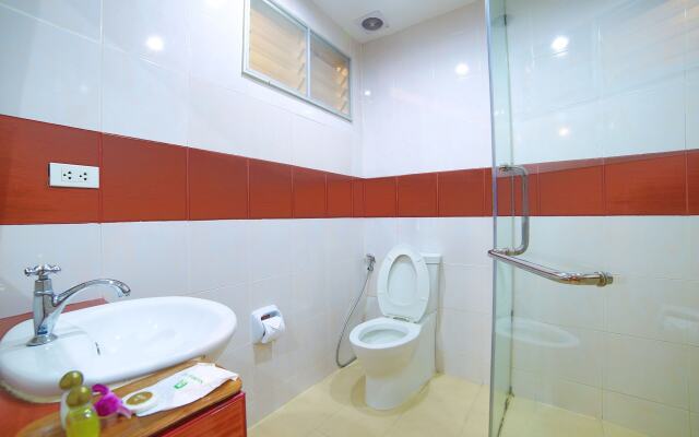 Lotus Hotel Patong
