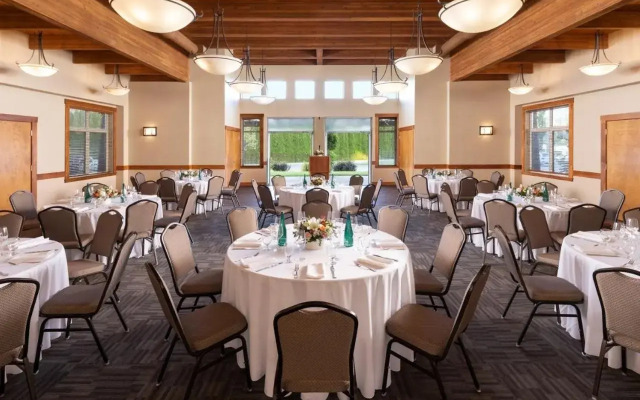 The Cove Lakeside Resort