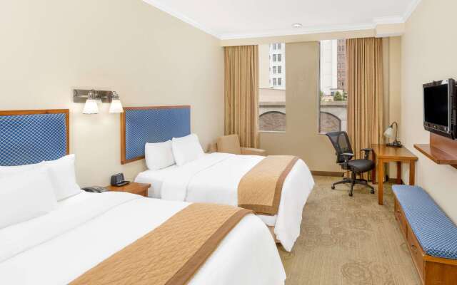 Wyndham Garden Hotel Baronne Plaza
