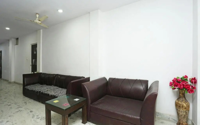 Maharaja Palace by OYO Rooms
