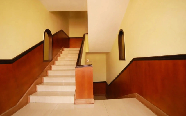 OYO 5643 Hotel Malabar Plaza