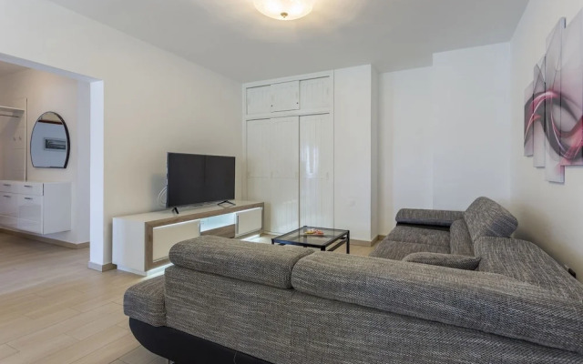 Apartments Nela Valdebek