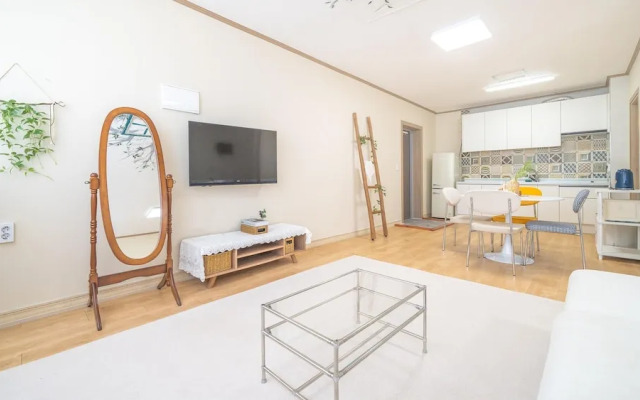 Yeosu Canada meo Village pet Pension