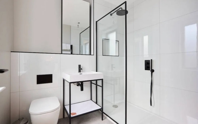 The Brondesbury Place - Bright 2bdr Flat With Balcony + Parking