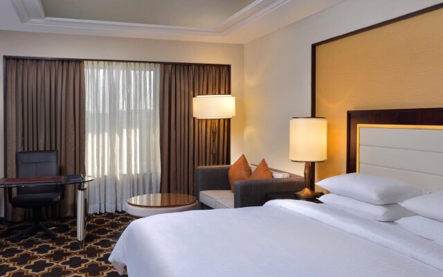 Sheraton Grand Pune Bund Garden Hotel
