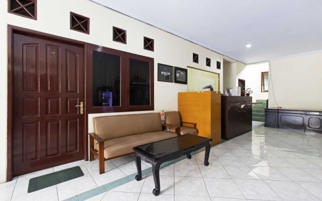 RedDoorz near RS Fatmawati