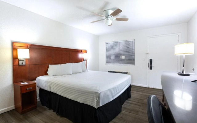 Travelodge by Wyndham Parker