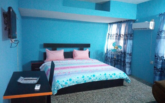 Red Clover Hotel