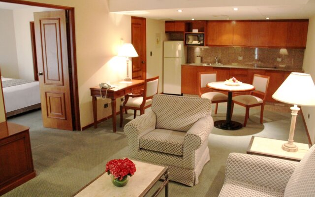 Los Tallanes Hotel & Suites