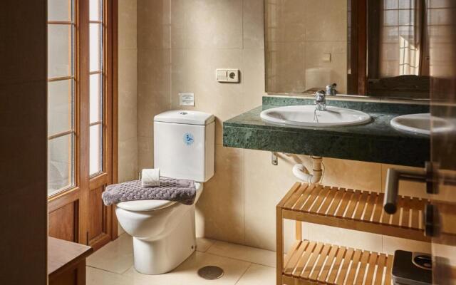 Villa Azure - LH122 By Villas Now Ltd