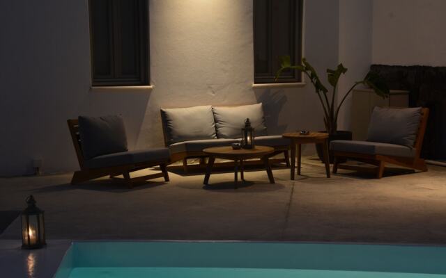 Noir Santorini