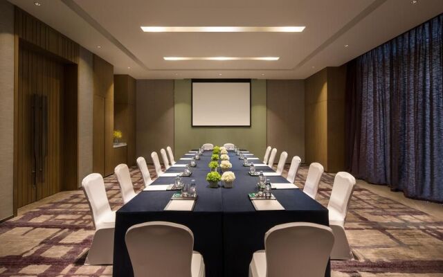 Crowne Plaza Qingdao Oriental Movie Metropolis