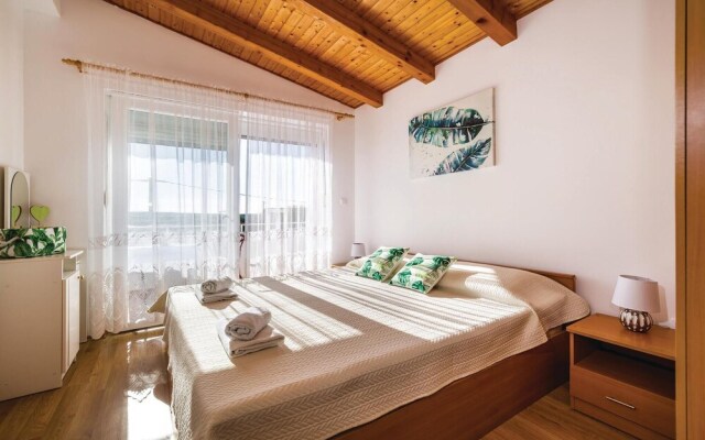 Stunning Home in Debeljak With Wifi and 6 Bedrooms