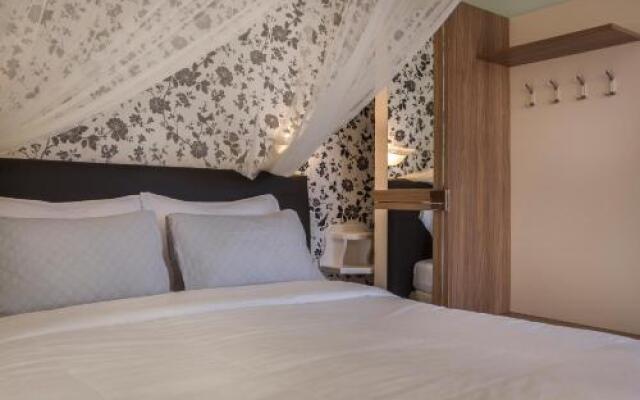 Anthis Beach Apartments