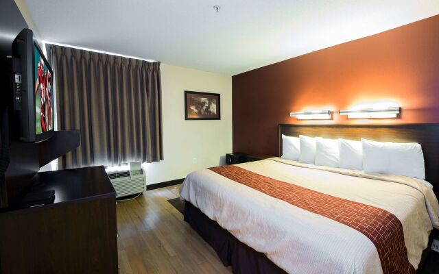 Red Roof Inn PLUS+ Boston - Logan