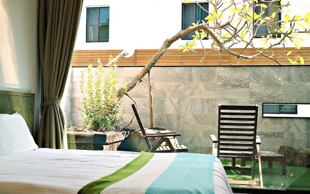 SUN-LIGHT-B&B