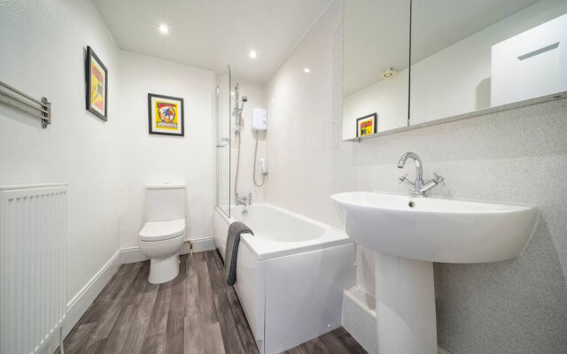 Abbotsford Apartment