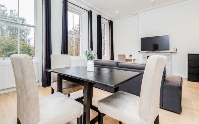 Amazing 2 bed 2 bath Kensington