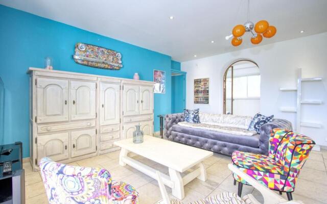 Galant Appartement en bord de mer avec terrasse