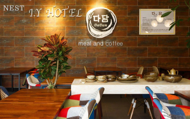 I.Y Hotel