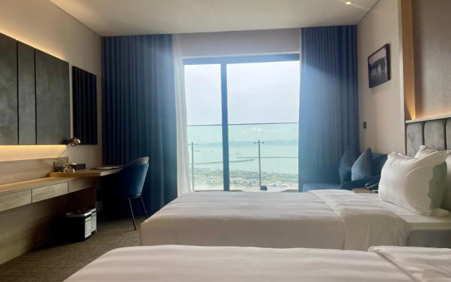 Wyndham Garden Legend Halong