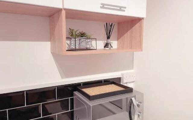 Aura Apartments by CityNest2