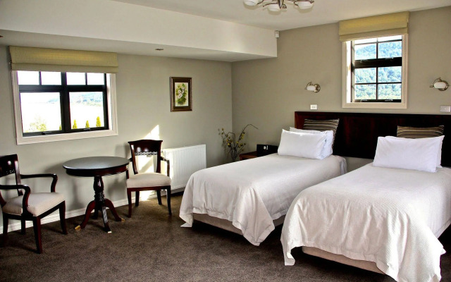 Dock Bay Lodge