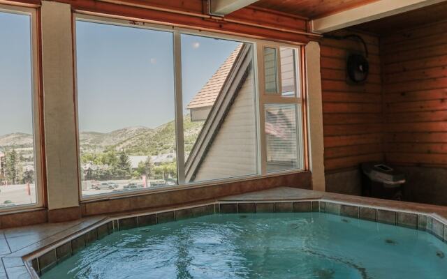 Ski Lodge Studio Studio Bedroom Condo by RedAwning