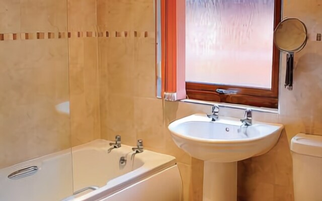 Nevis Lodge