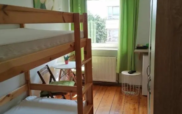 Hostel Tulip - Pokój 4 ze wspólną łazienką i kuchnią