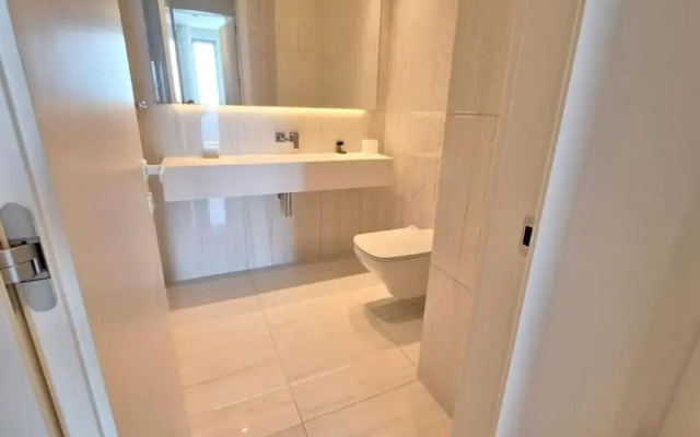 Phaedrus Living Del Mar Suite 311
