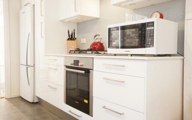 Boutique Stays - Gladstone Cottage, South Melbourne