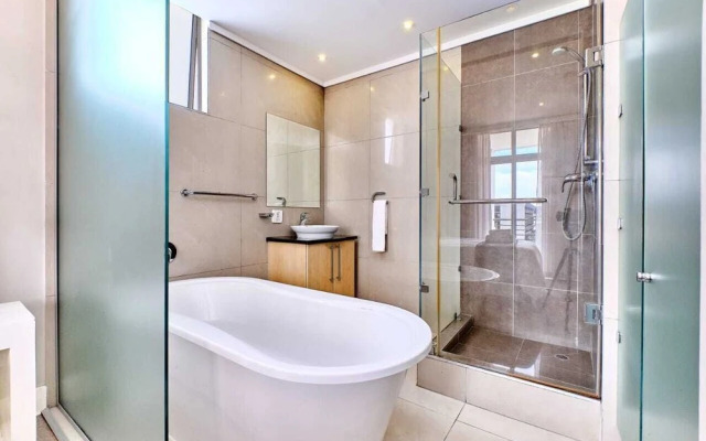 Glammys Suites at Hydro