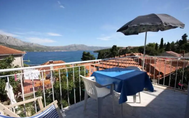 Studio Apartment Vedran Blu