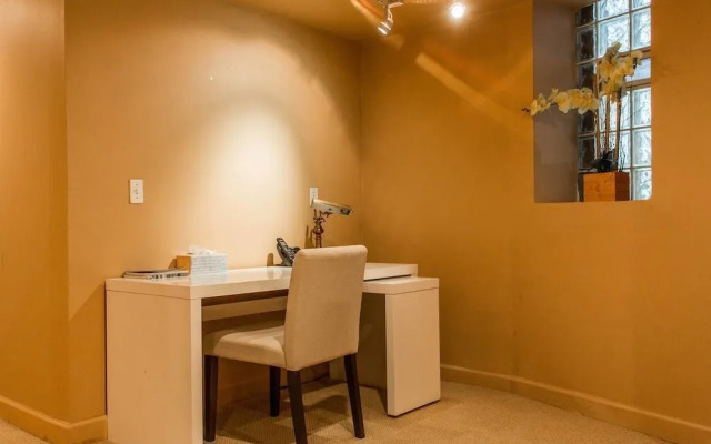 Safe Spacious Mansion Indowntown