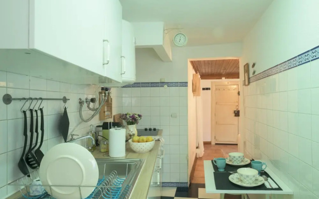 Light Filled Apartment near Chiado, By TimeCooler