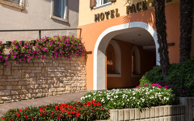PACE 1954 Hotel