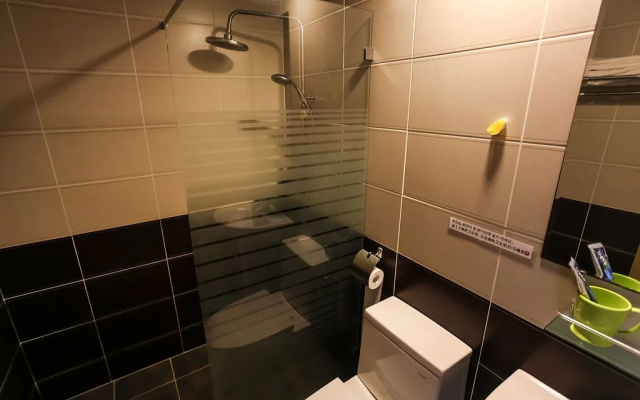 Goodstay Navis Hotel