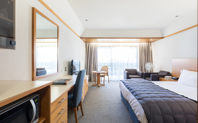 Commodore Airport Hotel – Guest Rooms – Christchurch