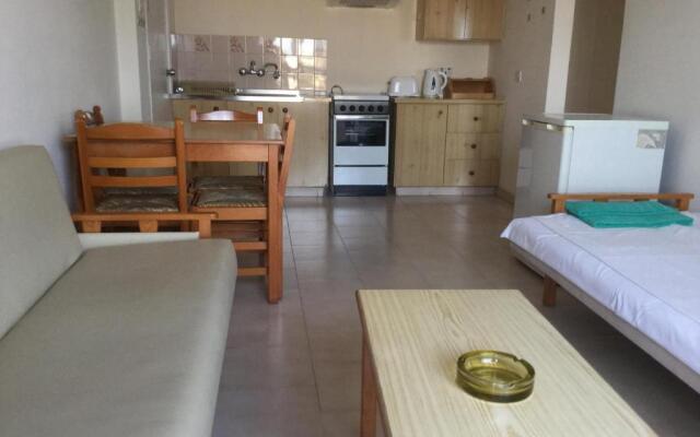 Maouris Hotel Apartments