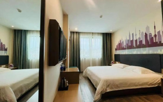Heng 8 Hotel Chain (Jiaxing Youchegang Swan Lake)
